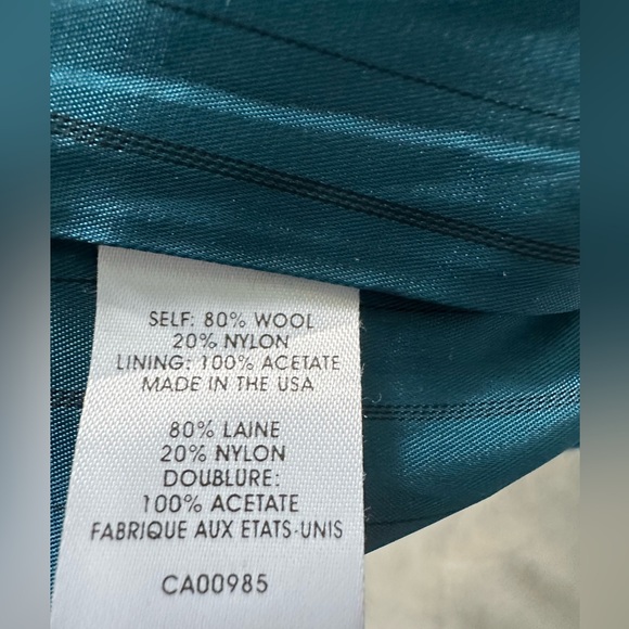 Rock winter in style with this Nanette Lepore size 8 button up jacket with belt - Picture 4 of 4